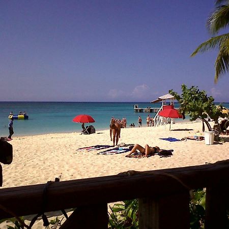 Ocean View Montego Bay Apartment Buitenkant foto